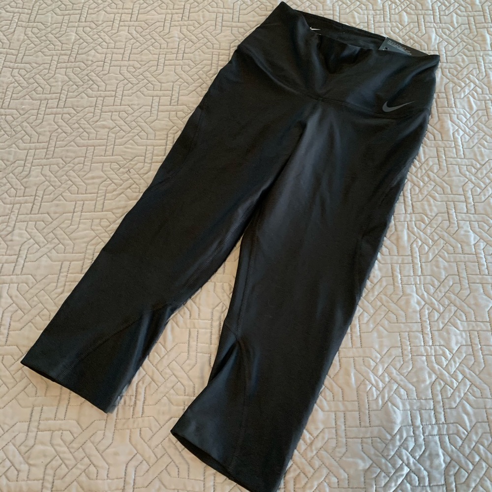 NWT NIKE Training Crops Size Small